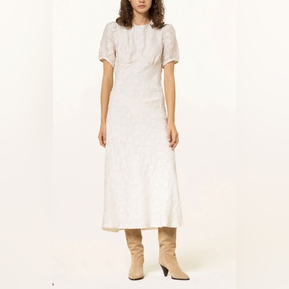 BAUM UND PFERDGARTEN EUROPEAN White Sheath Dress with Puff Sleeves and Crew Neck